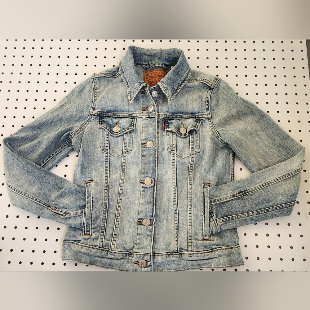 Levis Womens Light Wash Denim Trucker Jacket Red Tab Jean Coat Size S Small